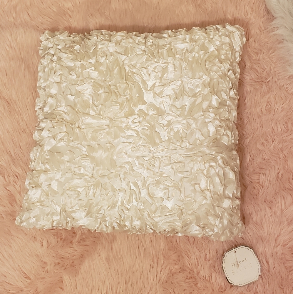 Cream Ribbon Textured Pillow